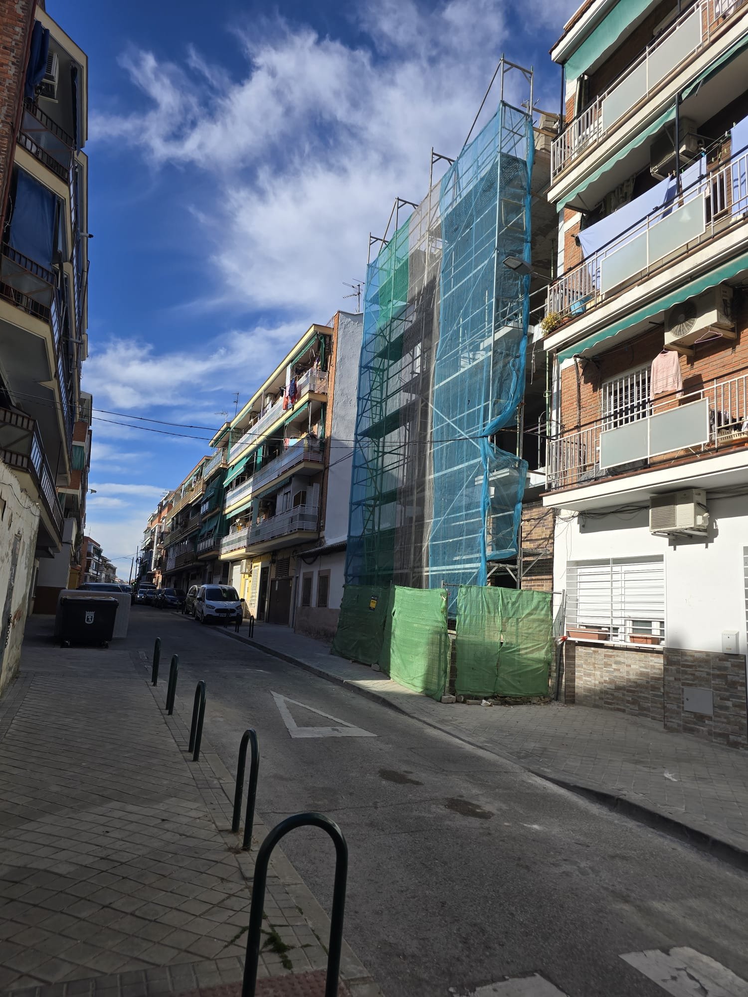 Andamio en rehabilitación urbana