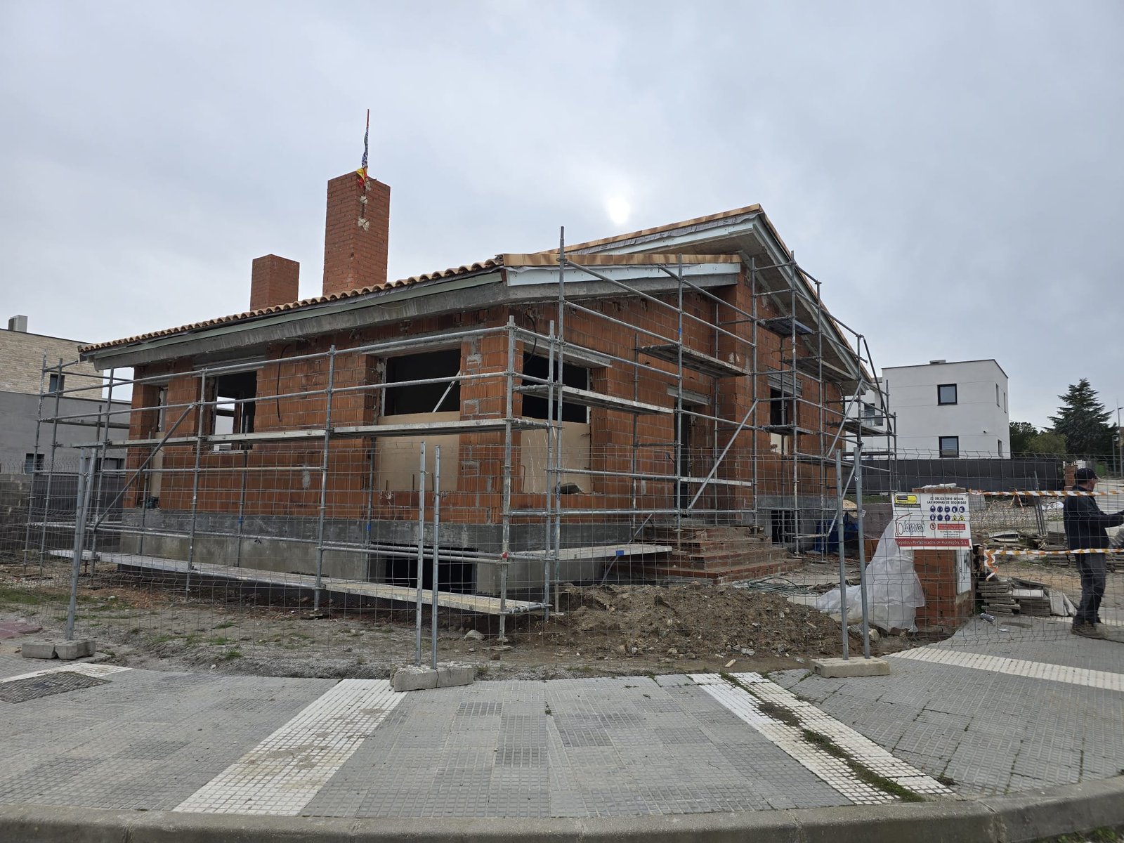 Obra de construcción con andamios en Segovia